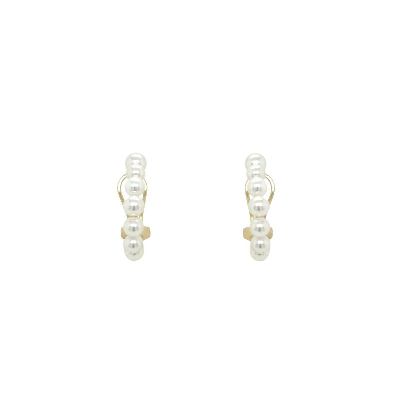14 kt yellow gold earrings with pearls on a white background.