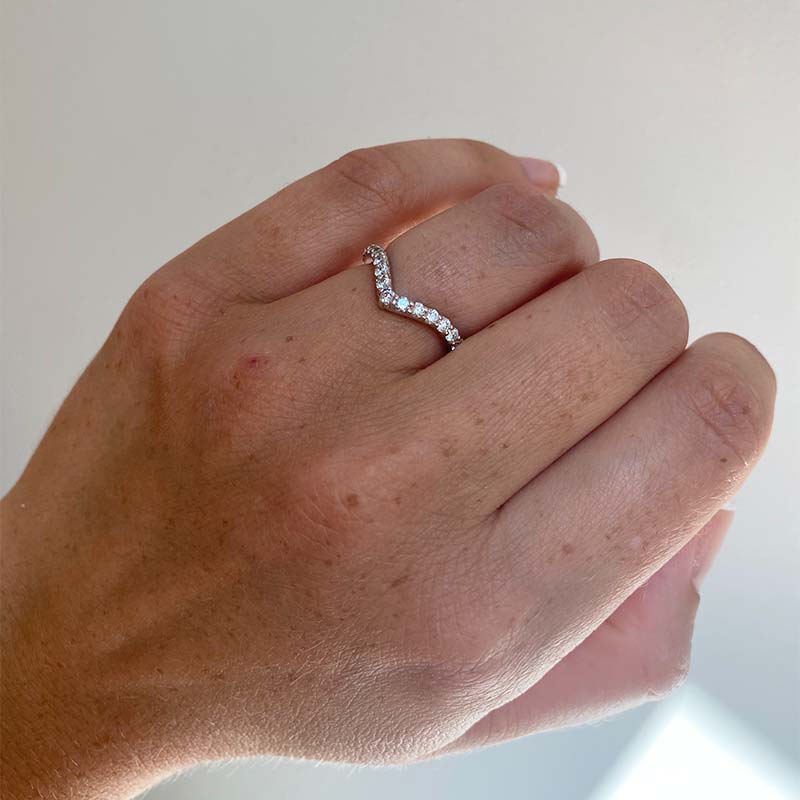 
                  
                    Load image into Gallery viewer, Front view of Victoria band on left ring finger. Shown in white gold.  Edit alt text
                  
                